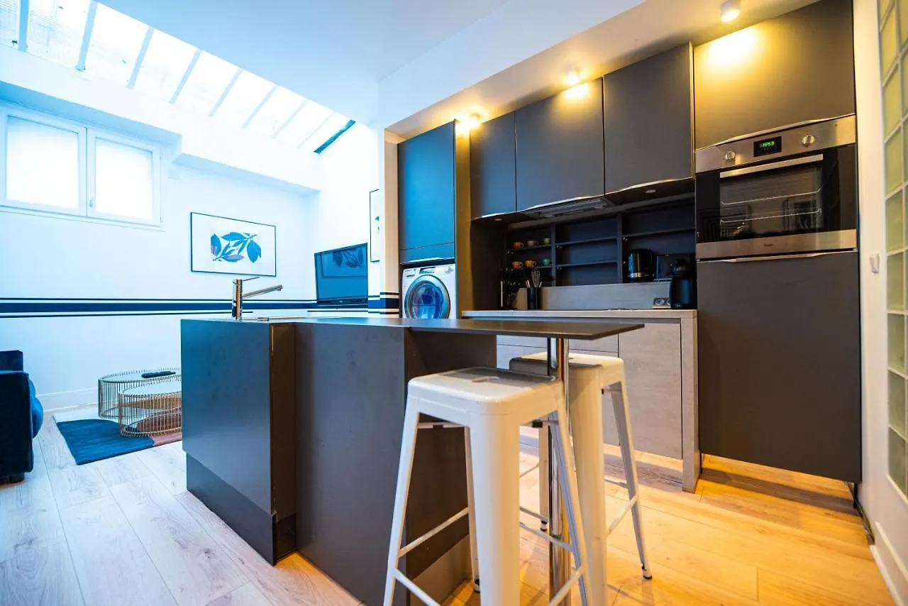 Loft In Paris Daire 0*,