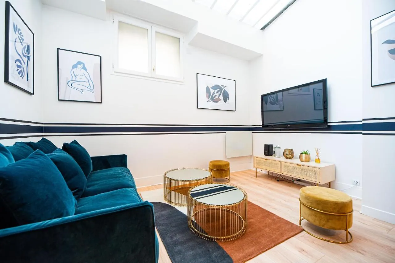 Loft In Paris Daire